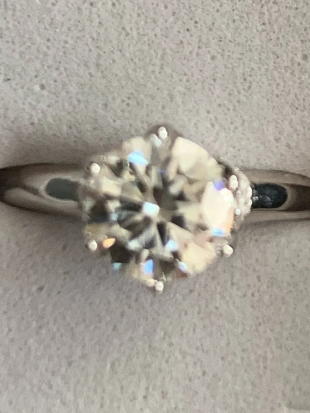 Gorgeous 1 ct moissanite diamond w/ beautiful accents 925 silver size 6 NEW $299